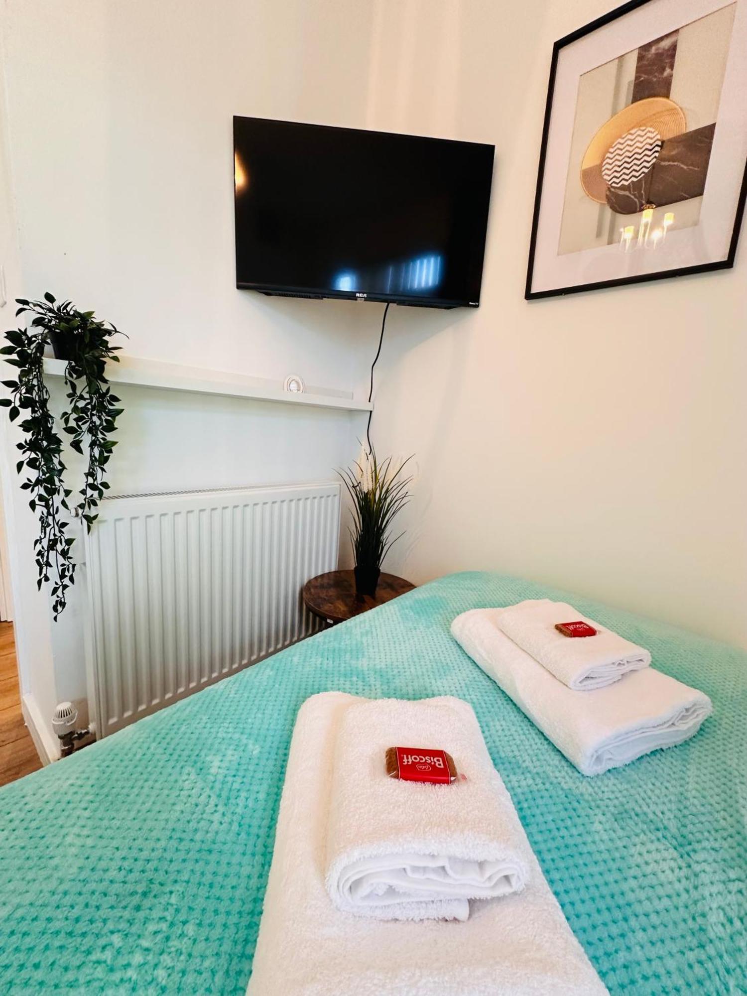 R2 - Elegant Private Room Opposite Queen Elizabeth Hospital - Harborne Birmingham Kültér fotó