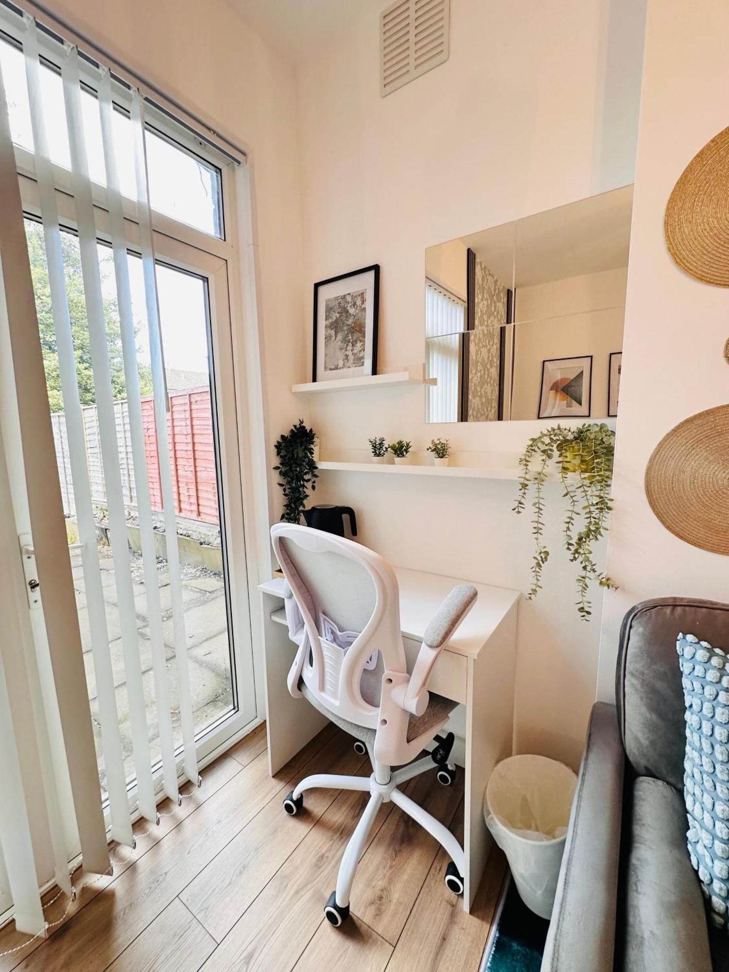 R2 - Elegant Private Room Opposite Queen Elizabeth Hospital - Harborne Birmingham Kültér fotó